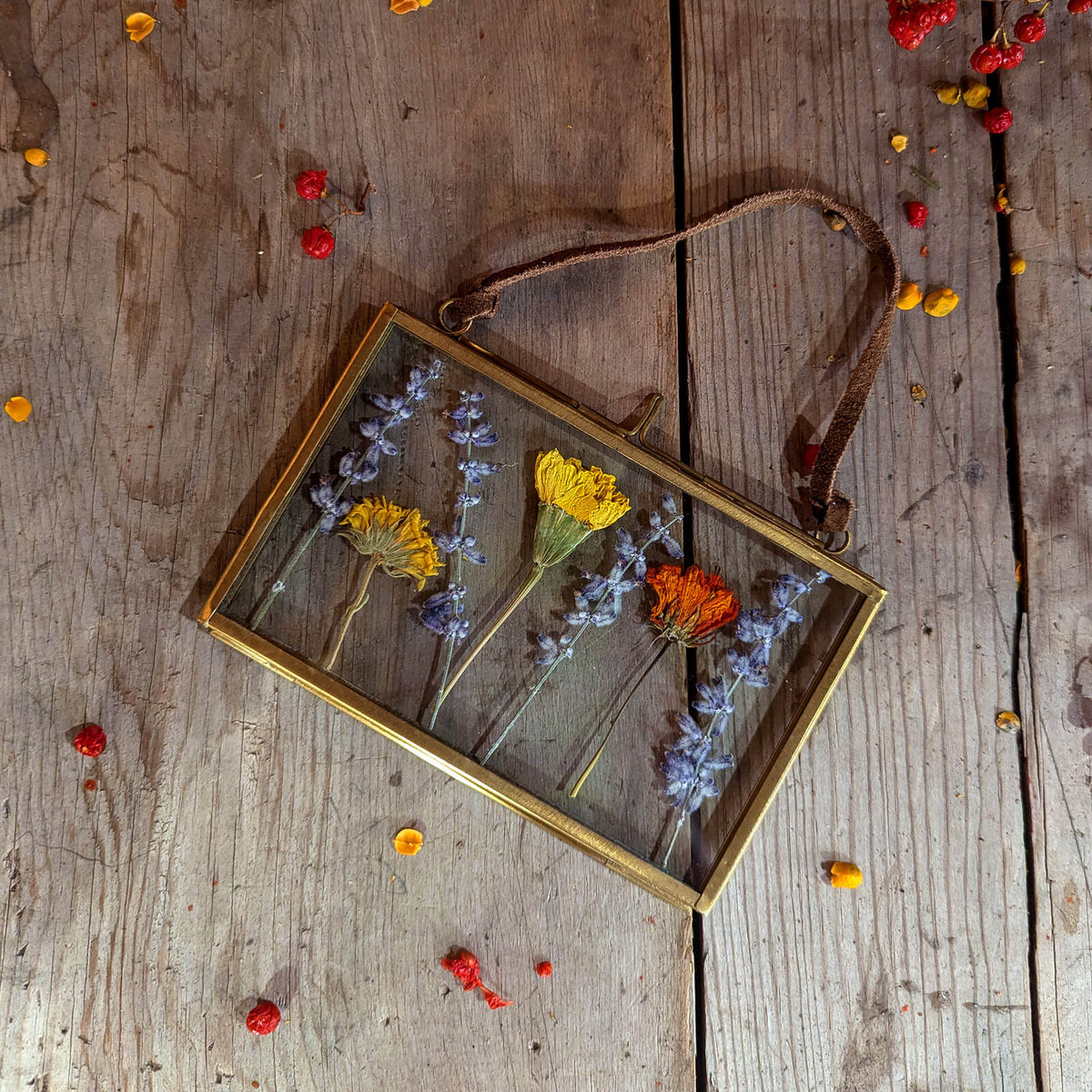 Ornament – Pressed Floral Frame